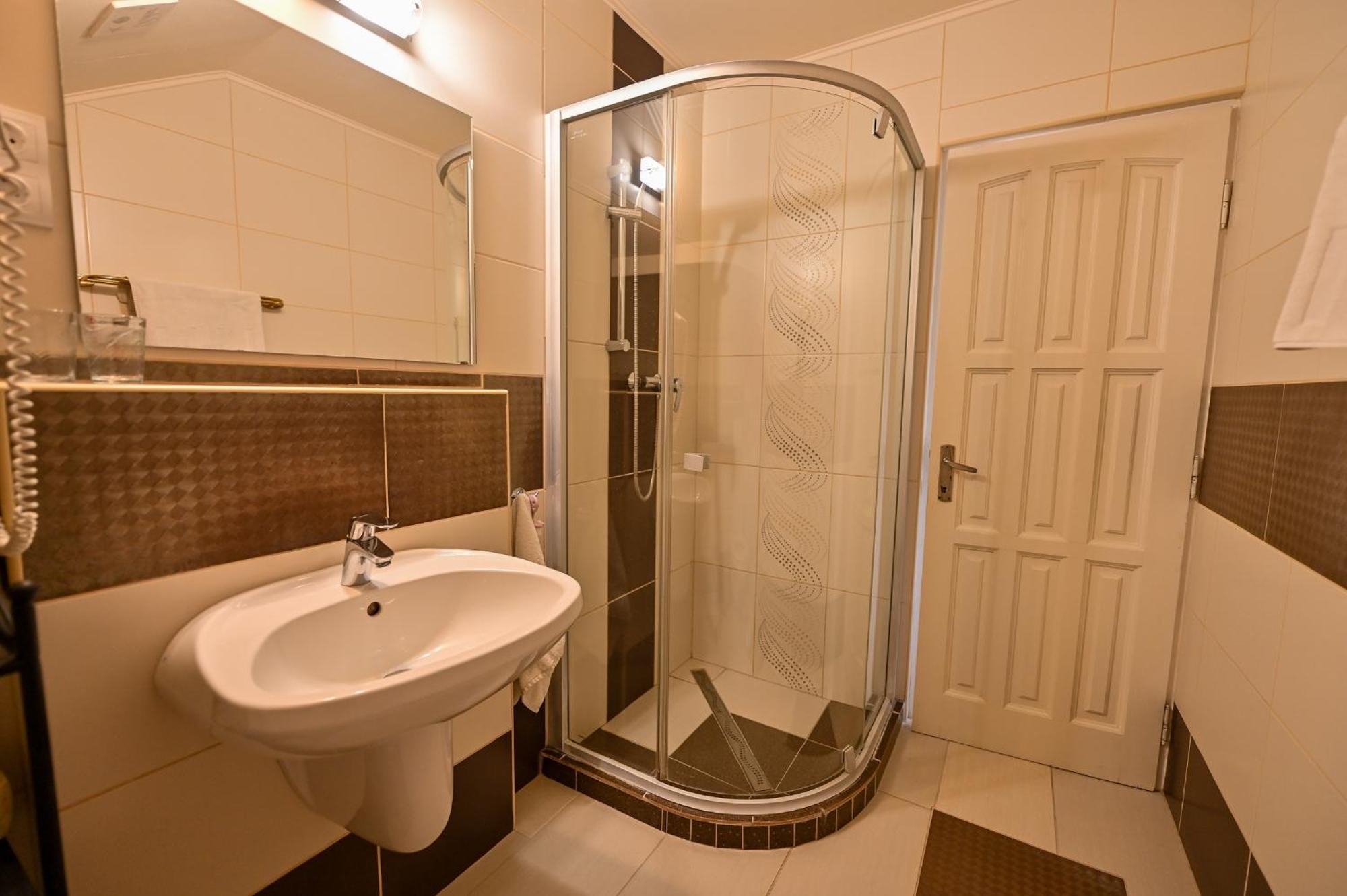Bellavista 1 Apartman Eger Ngoại thất bức ảnh
