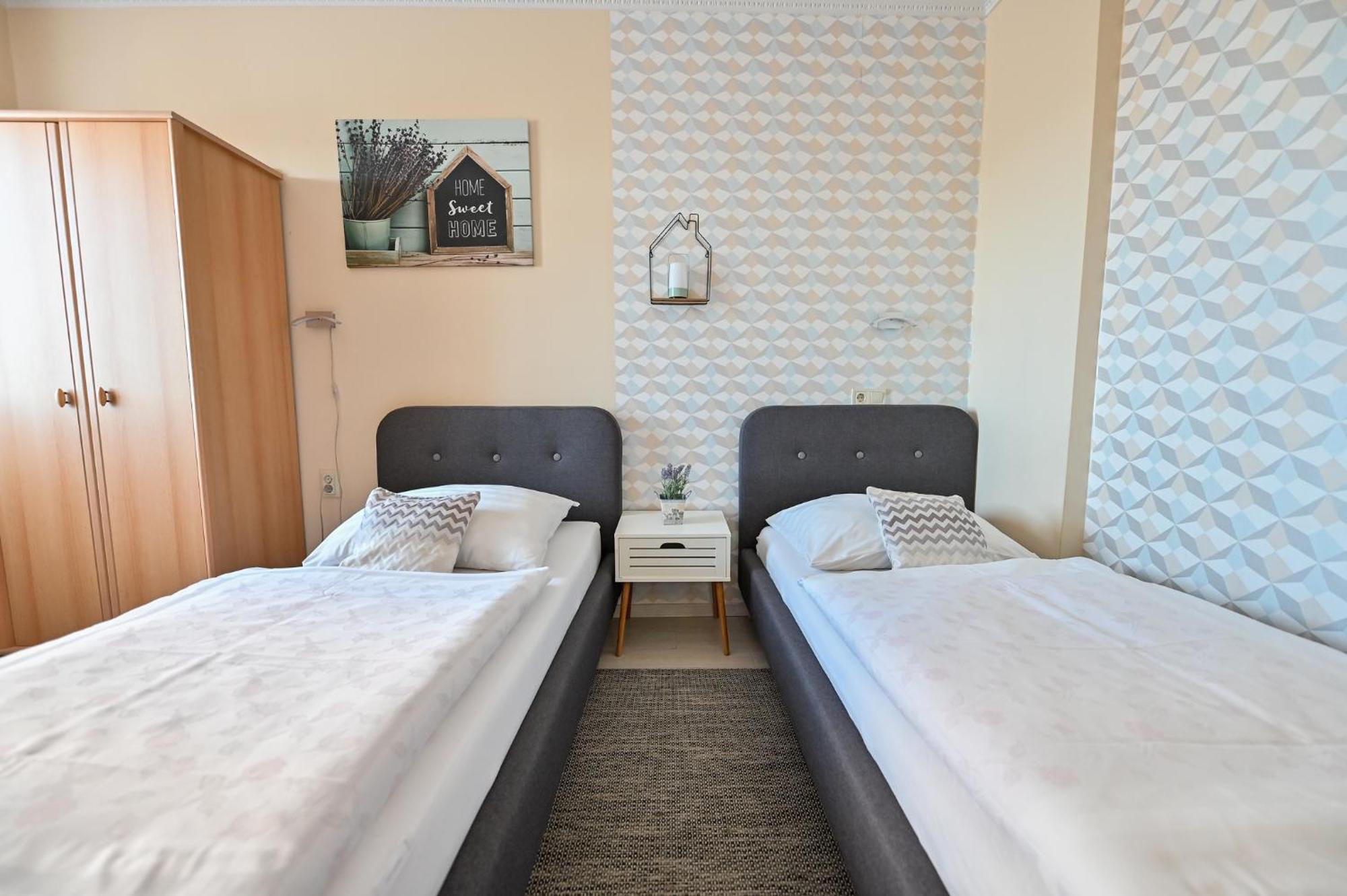 Bellavista 1 Apartman Eger Ngoại thất bức ảnh