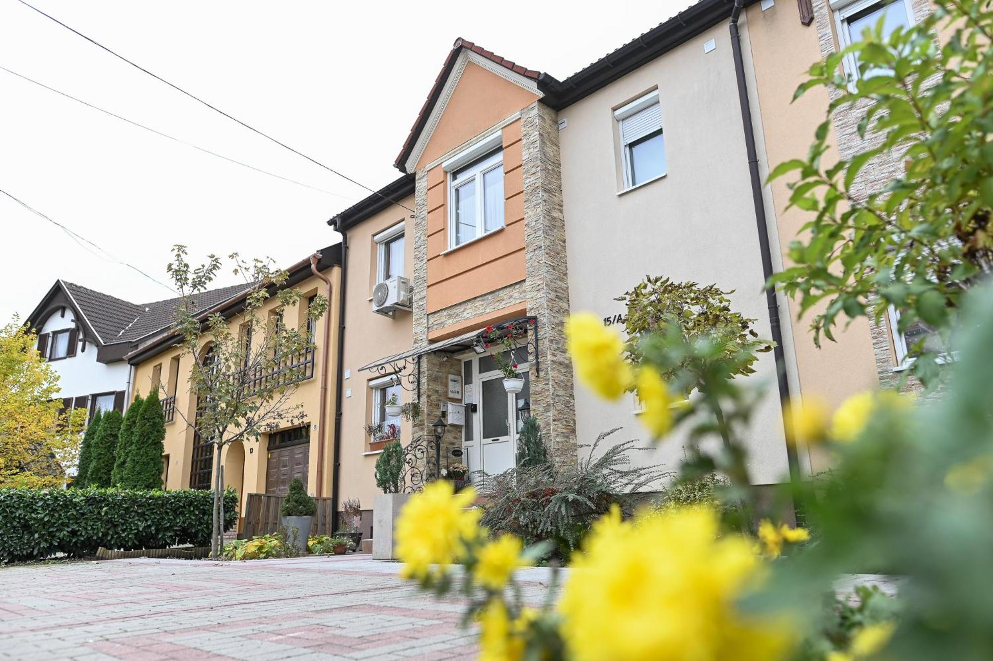 Bellavista 1 Apartman Eger Ngoại thất bức ảnh